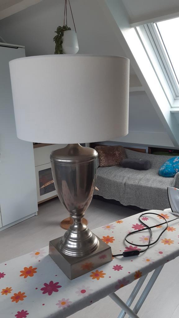 Verzilverde Tafellamp met Ronde Kap - 50cm, Huis en Inrichting, Lampen | Tafellampen, 50 tot 75 cm, Ophalen