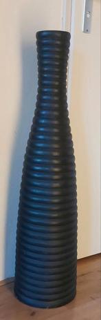 Keramieken zwarte hoge ribbelvaas Ikea., Huis en Inrichting, Woonaccessoires | Vazen, Ophalen, Zwart, Aardewerk of Porselein, Zo goed als nieuw