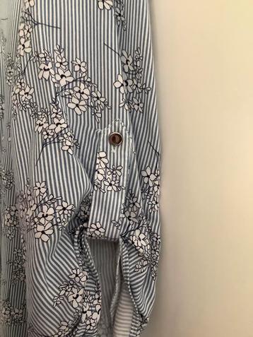 Lichtblauw/wit gestreepte blouse witte bloesemtakken oto 64 beschikbaar voor biedingen