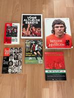 Feyenoord voetbalboeken - oa Va Hanegem stoeptegelboek, Gelezen, Balsport, Ophalen of Verzenden