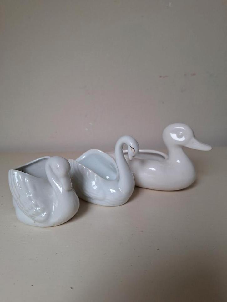 Vintage wit porseleinen bloempot: zwaan of eend, 70's, p/st, Tuin en Terras, Bloempotten, Ophalen of Verzenden