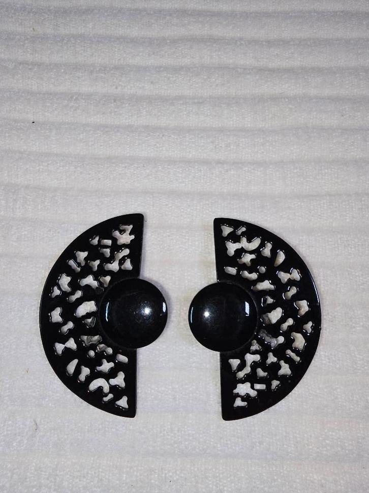 Vintage clipoorbellen zwart, Sieraden, Tassen en Uiterlijk, Oorbellen, Zo goed als nieuw, Overige materialen, Zwart, Ophalen of Verzenden