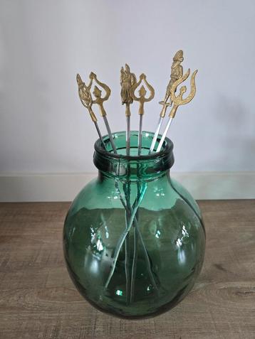 Set van 6 antieke spiesen met bronzen figuren e.d. €25 beschikbaar voor biedingen