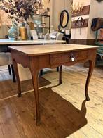 Antiek houten bijzet tafeltje met mooie details, landelijk, Ophalen