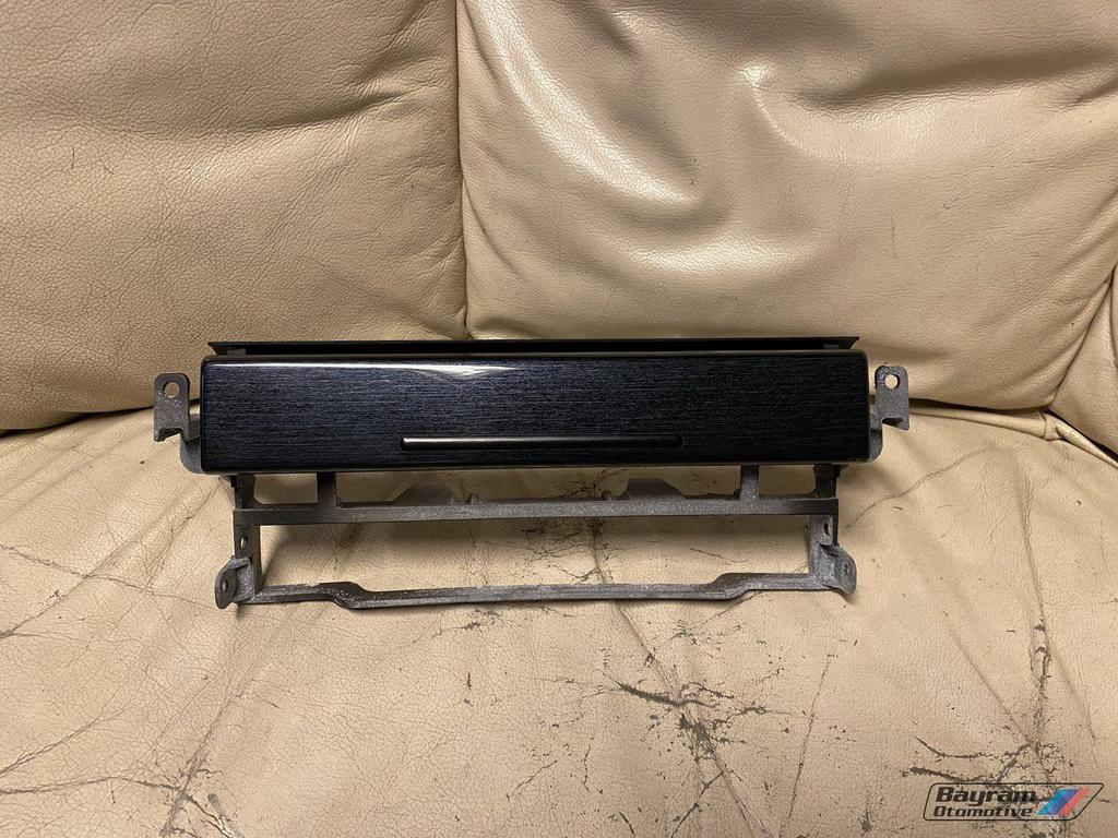 Bmw E39 radio frame in zwart/ grijze uitvoering 51458184159, Gebruikt, -, -, Ophalen of Verzenden
