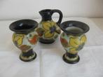 Gelria Arnhem, drie mooie keramiek vaasjes., Antiek en Kunst, Antiek | Keramiek en Aardewerk, Ophalen of Verzenden