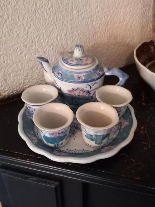 Chinees porseleinen miniatuur serviesje, Antiek en Kunst, Antiek | Porselein, Ophalen of Verzenden