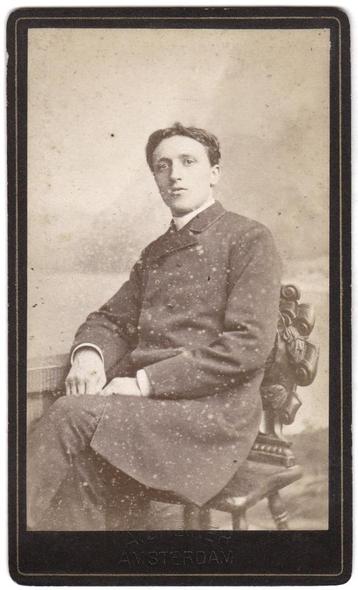 CDV - Man Jas Stoel - Foto Greiner Amsterdam beschikbaar voor biedingen