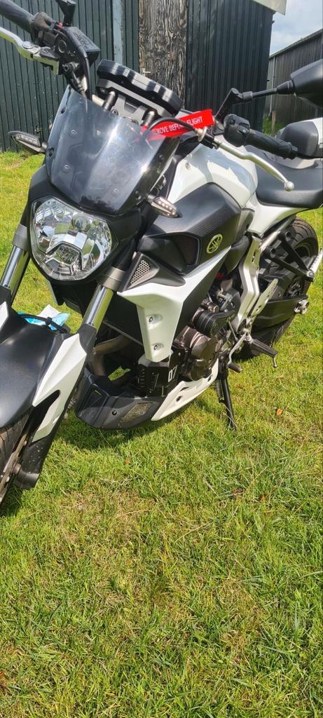 Nette witte Yamaha MT07 Ermax, Motoren, Motoren | Yamaha, Particulier, Naked bike, Ophalen