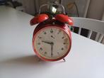 metalen wekker vintage zeer leuk model, Witgoed en Apparatuur, Wekkers, Ophalen of Verzenden, Gebruikt, Analoog