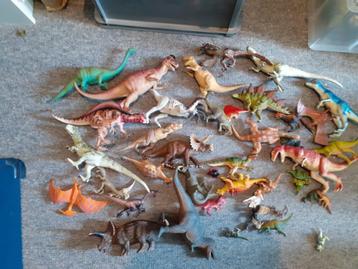 Verzameling dino's (geen Schleich)  beschikbaar voor biedingen