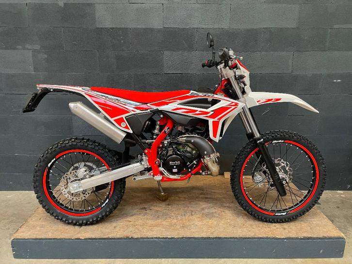 Beta RR 50 Enduro Sport 2025 Wit, Nieuw 50cc AM6, Fietsen en Brommers, Brommers | Overige merken, Nieuw, Maximaal 45 km/u, Ophalen