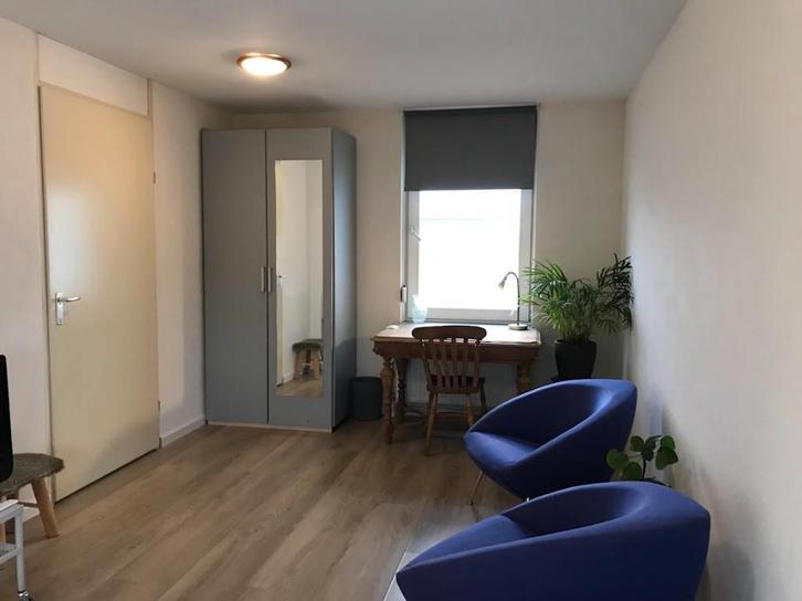 Woonruimte te huur – 20 m² met eigen keuken en zonnig terras, Huizen en Kamers, Huizen te huur, Noord-Brabant, Bovenwoning, Direct bij eigenaar