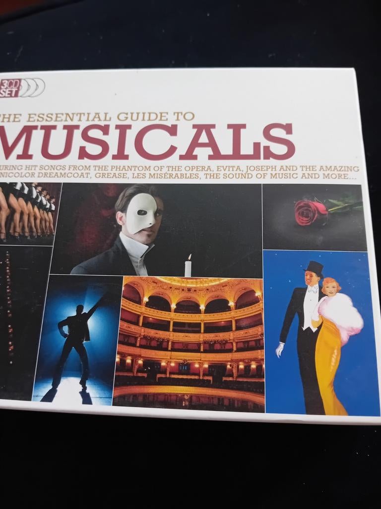 3 CD'S  Essential  guide to Musicals., Ophalen of Verzenden, Zo goed als nieuw