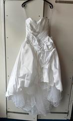 Witte strapless trouwjurk, bolero, schuine onderkant, sleep, Ophalen, Gedragen, Wit, Trouwjurk