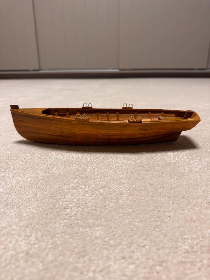 Roeiboot visboot schaalmodel modelbouw in goede staat, Hobby en Vrije tijd, Modelbouw | Boten en Schepen, Zo goed als nieuw, Groter dan 1:32