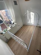 Vintage bed frame, Huis en Inrichting, Slaapkamer | Bedden, Ophalen, Gebruikt, 140 cm, Twijfelaar