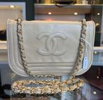 Chanel Flap Bag Vintage, Beige, Gebruikt, Schoudertasje, Ophalen