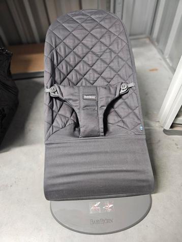 >>ZGAN mooi wipstoeltje van BabyBjorn grijs. beschikbaar voor biedingen