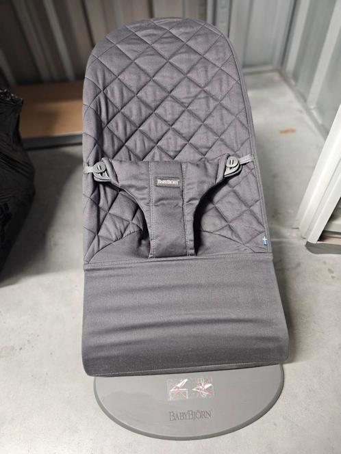 >>ZGAN mooi wipstoeltje van BabyBjorn grijs., Kinderen en Baby's, Babywiegjes en Ledikanten, Zo goed als nieuw, Wieg, Ophalen