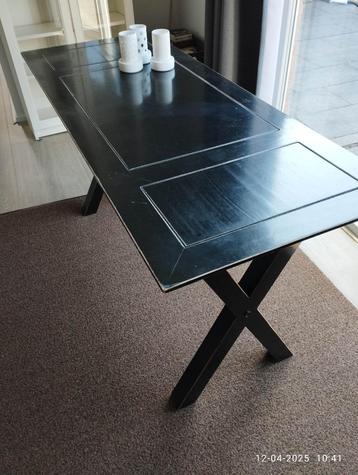 Mooie koloniale tafel  beschikbaar voor biedingen