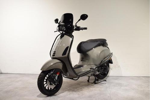 Vespa Sprint Mini Diamond Grey | full colour dashboard, Fietsen en Brommers, Scooters | Vespa, Nieuw, Overige modellen, Benzine