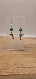 Dolfijn Oorbellen met Groene Kraal, Overige materialen, Hangers, Ophalen of Verzenden, Zo goed als nieuw