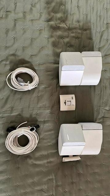 Bose Accoustimass 5 satelietspeakers, inclusief muurbeugels. beschikbaar voor biedingen