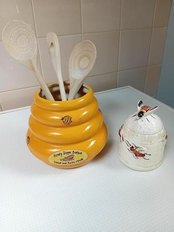Honingpotjes 2x. beschikbaar voor biedingen
