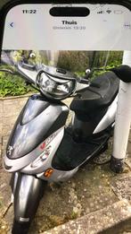 Peugeot V-Clic bouwjaar 2016. (50 euro), Ophalen, Zo goed als nieuw, Benzine, Overige modellen