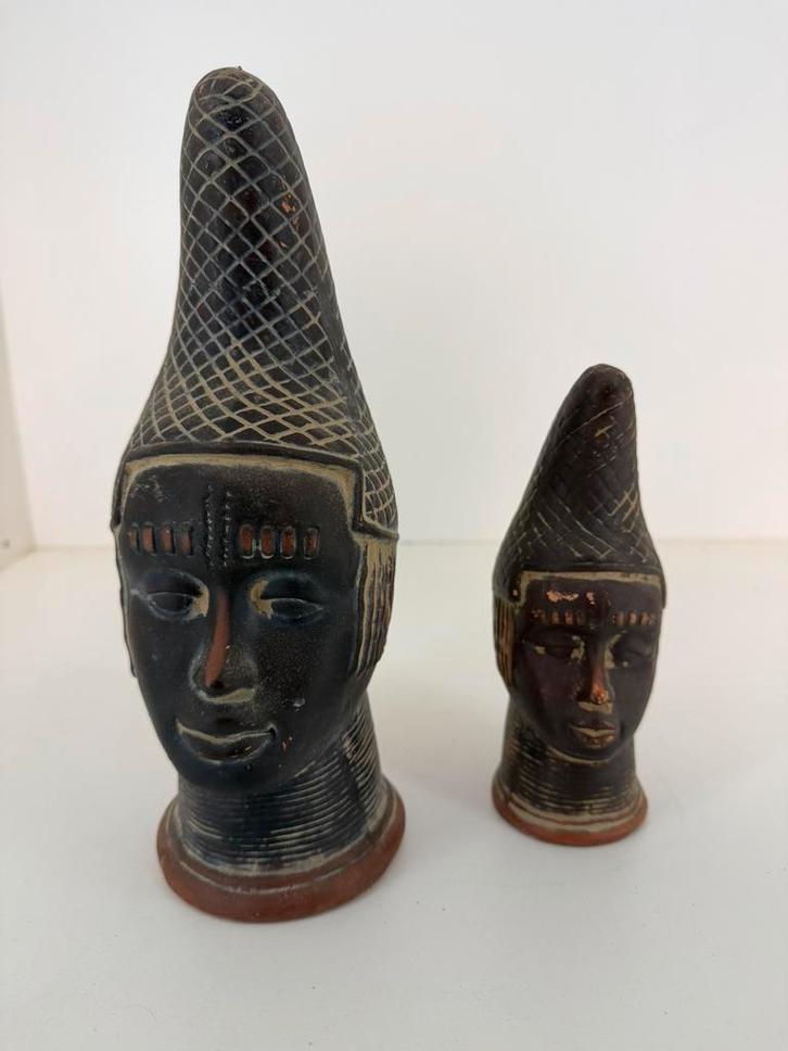 Set van 2 Afrikaanse keramieken bustes – Benin/Ife stijl, Antiek en Kunst, Kunst | Beelden en Houtsnijwerken, Ophalen of Verzenden