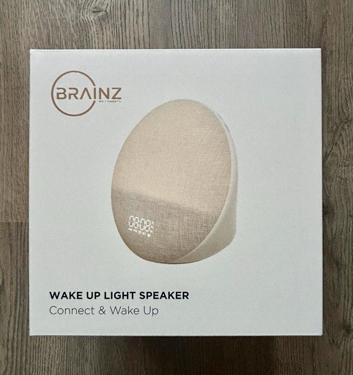 Brainz Wake Up Light Speaker - Wekker met Licht en Geluid, Huis en Inrichting, Woonaccessoires | Klokken, Nieuw, Wekker of Tafelklok