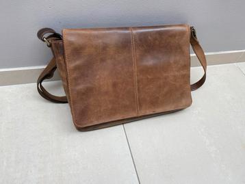 Vintage Bruine lederen Schoudertas beschikbaar voor biedingen