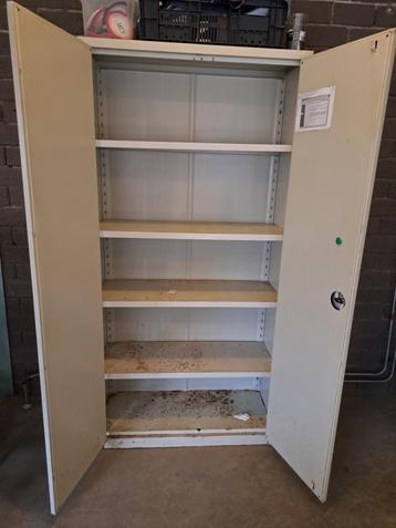 KOOPJE: Metalen kast / Archiefkast, 195 x 97 x 40 cm. beschikbaar voor biedingen