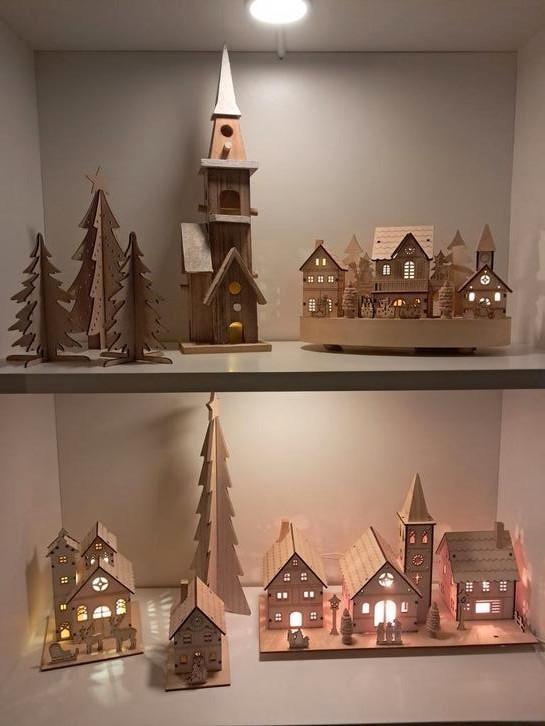 Houten kerstdorp met verlichting, Diversen, Kerst, Zo goed als nieuw, Ophalen of Verzenden