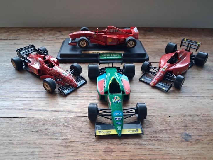 Burago 1/24 Ferrari & Benetton Formule 1 Modellen, Hobby en Vrije tijd, Modelauto's | 1:18, Ophalen of Verzenden