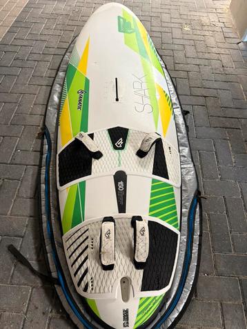 Fanatic Shark windsurfboard (150L) + boardbag beschikbaar voor biedingen