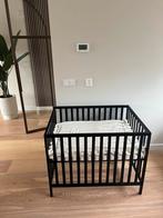 Zwarte Box met Matras en Hoeslaken, Kinderen en Baby's, Boxen, Ophalen, Zo goed als nieuw, Boxkleed