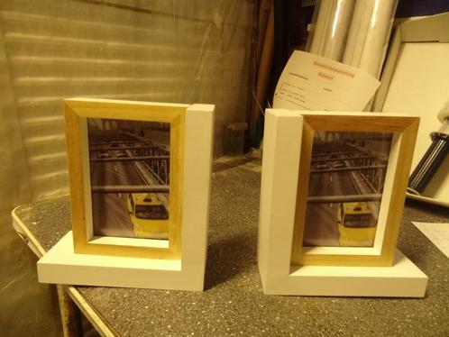 nieuwe houten boekensteun fotolijst foto lijst boek, Huis en Inrichting, Woonaccessoires | Wandplanken en Boekenplanken, Nieuw