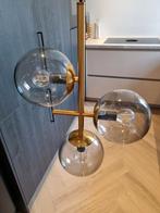 Moderne hanglamp met 3 glazen bollen, Huis en Inrichting, Lampen | Hanglampen, Ophalen