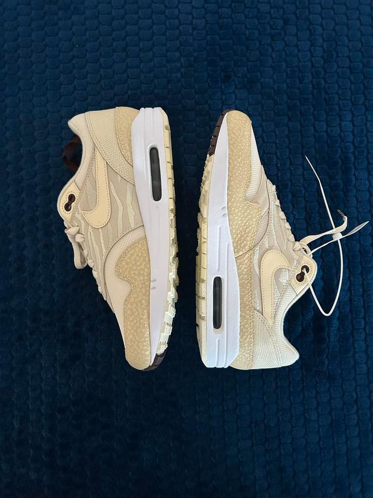 Nike Air Max 1 Coconut Milk - Maat 44 EU (Deadstock), Kleding | Heren, Schoenen, Nieuw, Sneakers of Gympen, Overige kleuren, Ophalen of Verzenden