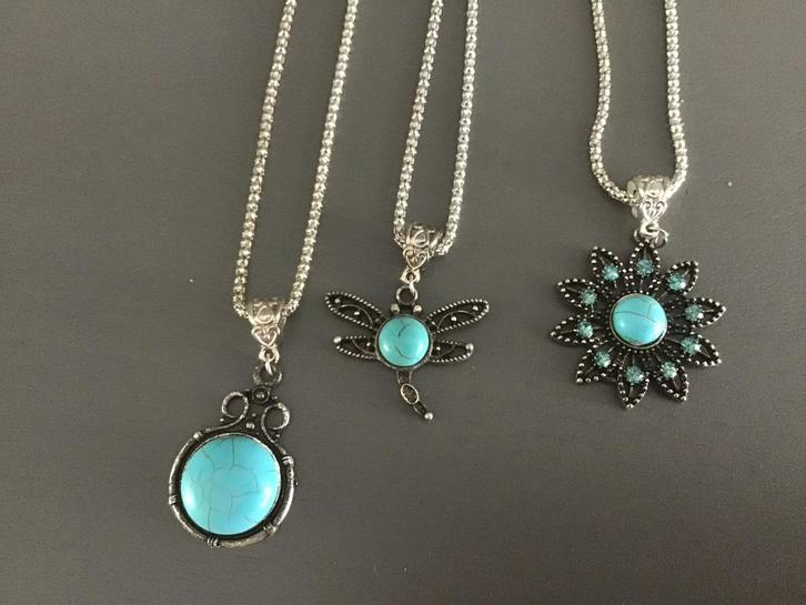 Nieuw! 3 leuke kettingen. Pst 5€, Sieraden, Tassen en Uiterlijk, Kettingen, Nieuw, Overige materialen, Blauw, Ophalen of Verzenden