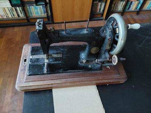 Antieke Pfaff Handnaaimachine – Eind 19e Eeuw – Verzamelobj, Antiek en Kunst, Antiek | Naaimachines, Ophalen