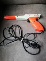 NES Zapper Guncon, Ophalen of Verzenden, Gebruikt, NES, Overige controllers