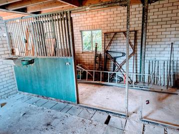 Paardenstal hekken met deur beschikbaar voor biedingen