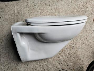 Nette Duravit toilet met toiletbril  beschikbaar voor biedingen