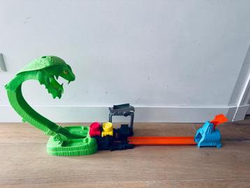 Hot Wheels City Giftige Slang aanval Speelset beschikbaar voor biedingen