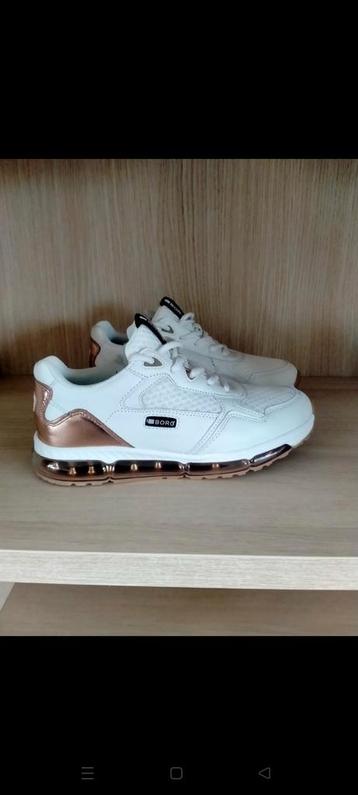Björn Borg sneaker met ritsje. Wit/goud. 38 beschikbaar voor biedingen