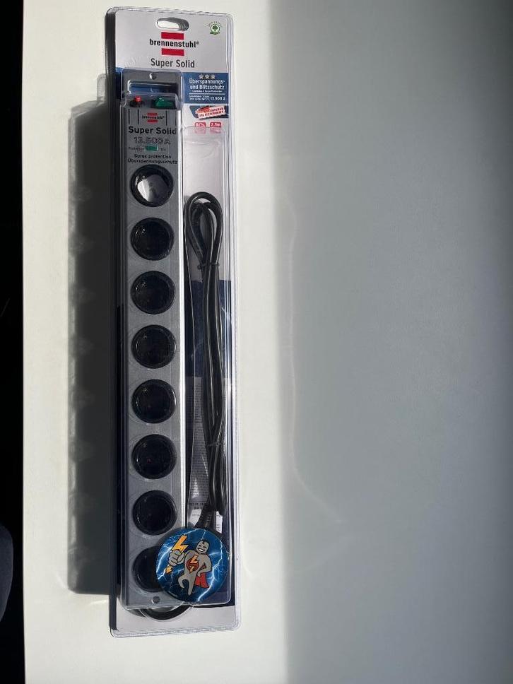 Brennenstuhl Super Solid stekkerdoos (8-voudig, 2,5 m kabel), Doe-het-zelf en Verbouw, Elektra en Kabels, Nieuw, Stopcontact, Ophalen of Verzenden