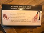 Manicure training hand, Vacatures, Vacatures | Uiterlijke verzorging, Variabele uren, Overige niveaus, Starter, Overige vormen